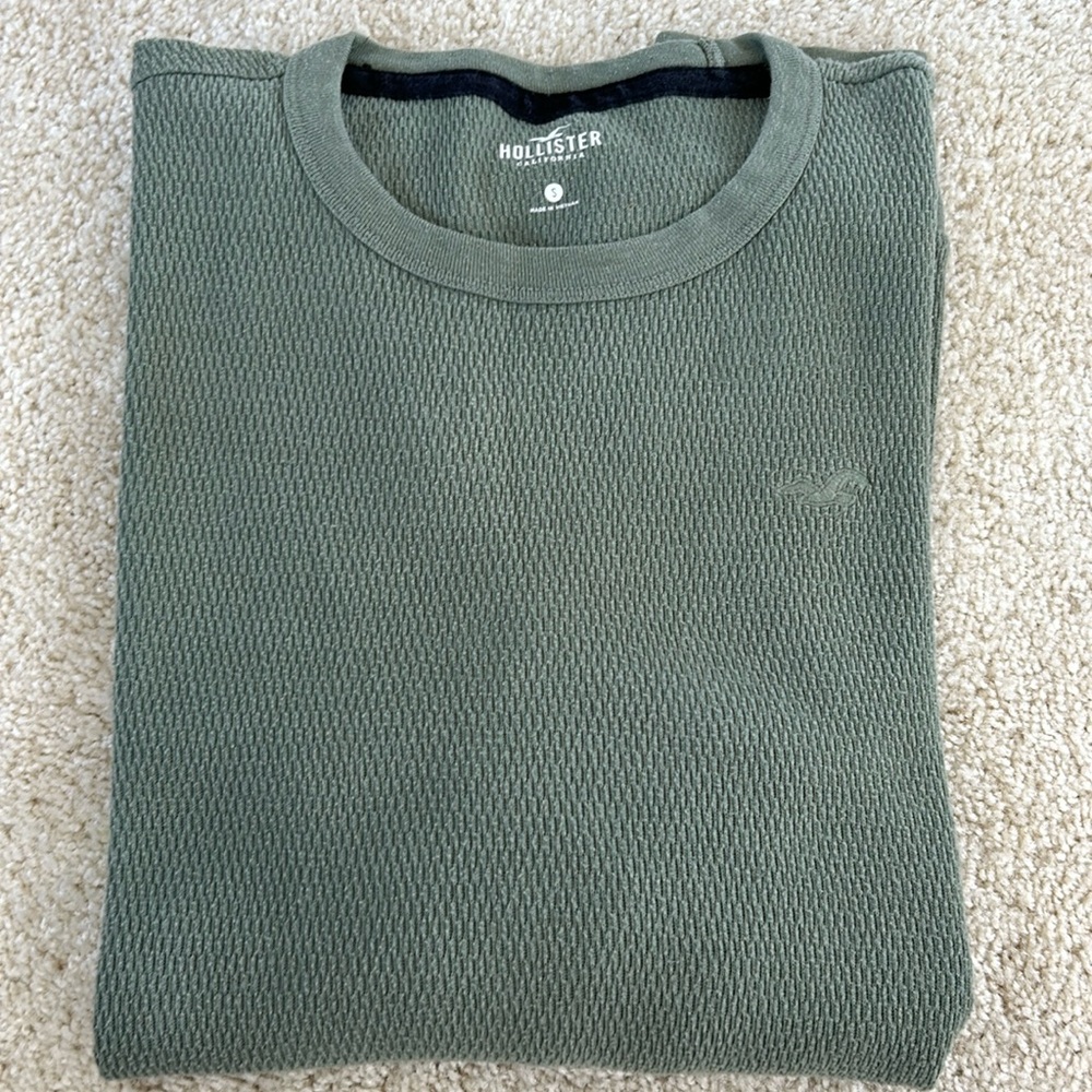 Men’s adult small. Hollister thermal long sleeve shirt.